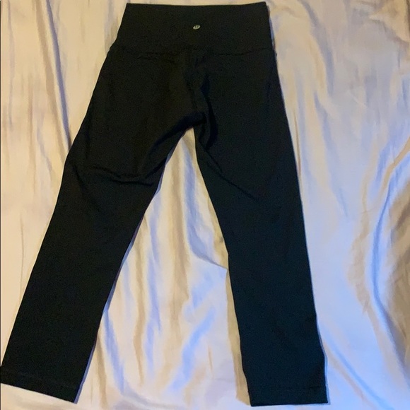❌SOLD❌Lululemon Wunder Under Black leggings 25” - Picture 2 of 2